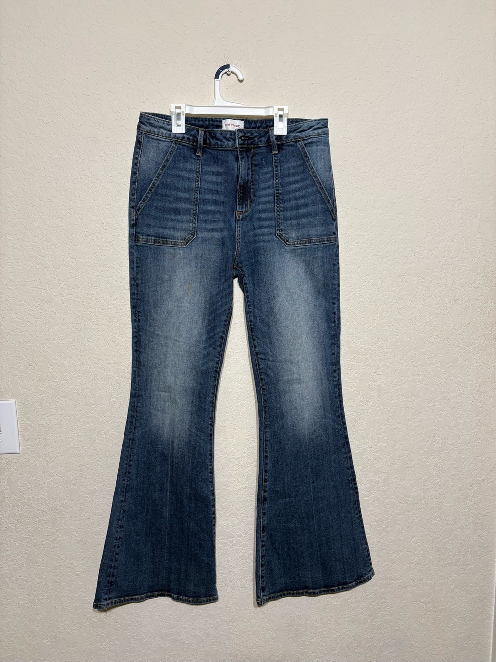 DRIFTWOOD Farrah size 31 Flare Jeans with Front Patch Pockets measures 32x32
